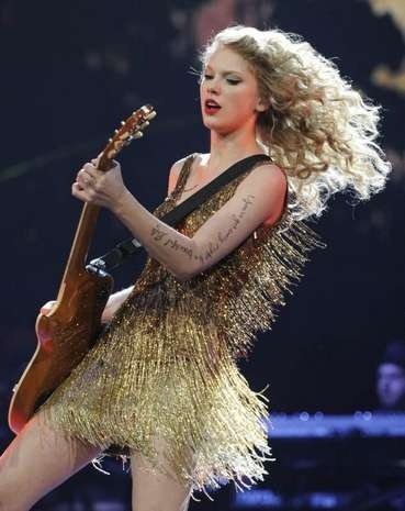 Taylor Swift — May 21 - Speak Now... Help Now! — photo 110