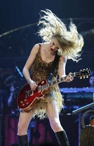 Taylor Swift — May 21 - Speak Now... Help Now! — photo 112