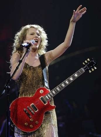 Taylor Swift — May 21 - Speak Now... Help Now! — photo 114
