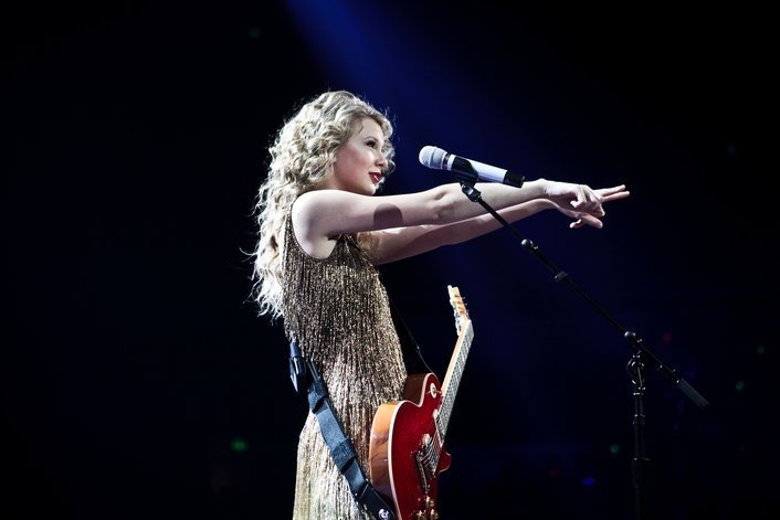 Taylor Swift — May 21 - Speak Now... Help Now! — photo 122