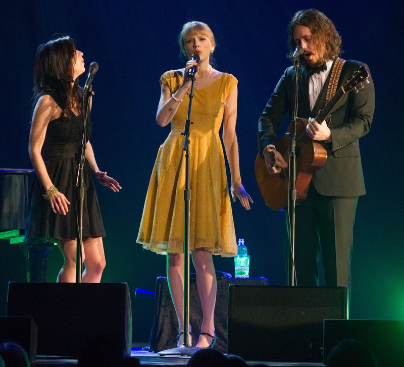 Taylor Swift — January 12 - Ryman Auditorium — photo 12