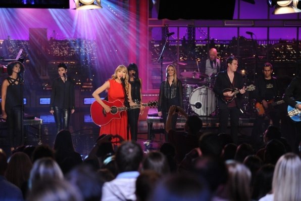 Taylor Swift — October 23 - Live on Letterman — photo 6