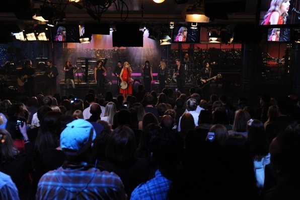 Taylor Swift — October 23 - Live on Letterman — photo 15