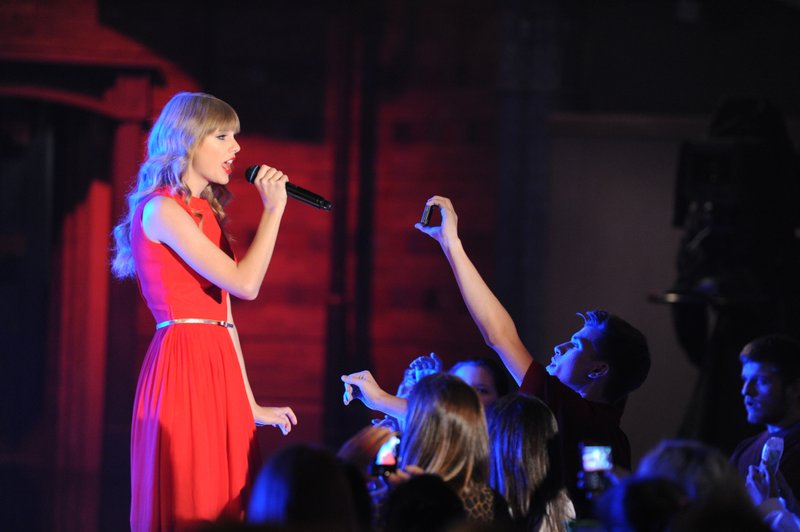 Taylor Swift — October 23 - Live on Letterman — photo 26