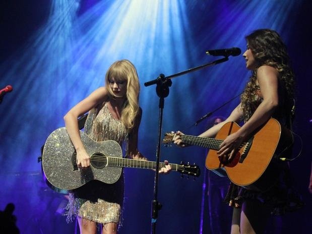 Taylor Swift — September 13 - Pocket Show — photo 5