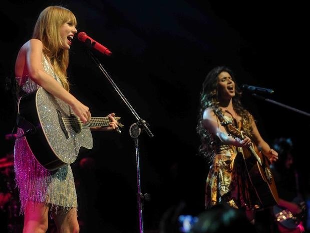 Taylor Swift — September 13 - Pocket Show — photo 6