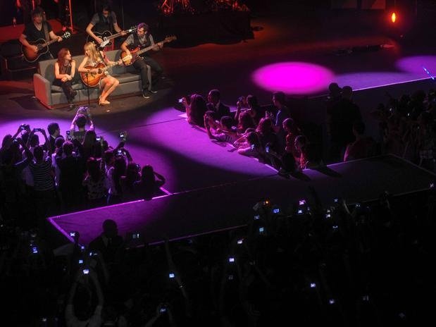 Taylor Swift — September 13 - Pocket Show — photo 12
