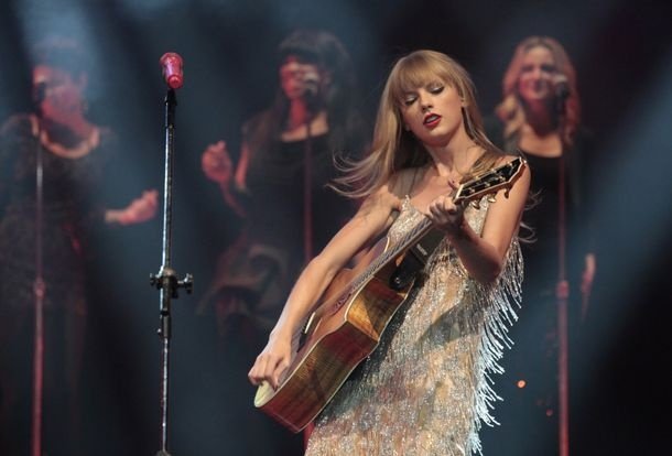 Taylor Swift — September 13 - Pocket Show — photo 29