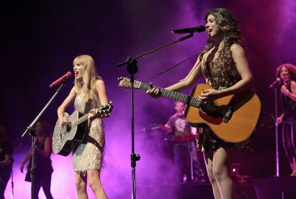 Taylor Swift — September 13 - Pocket Show — photo 45