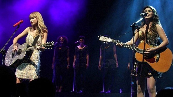 Taylor Swift — September 13 - Pocket Show — photo 47