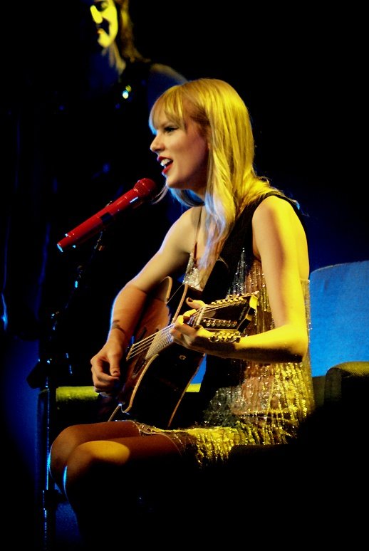 Taylor Swift — September 13 - Pocket Show — photo 73