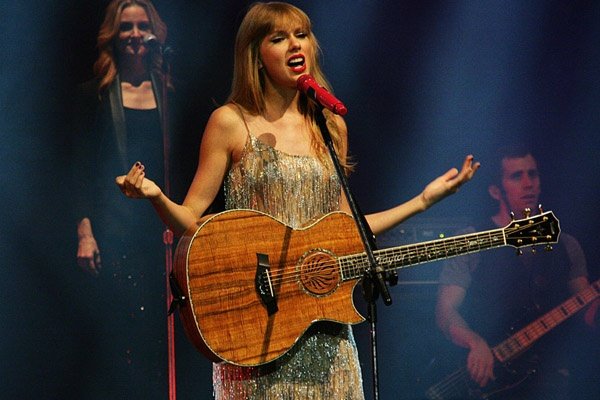Taylor Swift — September 13 - Pocket Show — photo 92