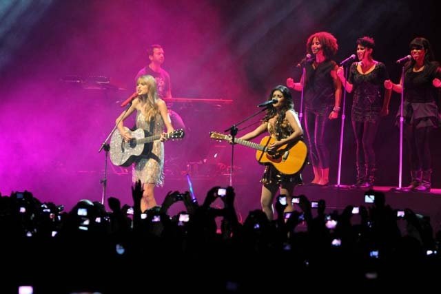 Taylor Swift — September 13 - Pocket Show — photo 111