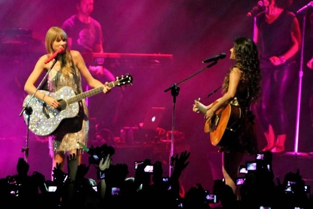 Taylor Swift — September 13 - Pocket Show — photo 113