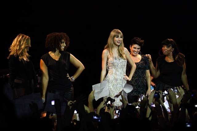 Taylor Swift — September 13 - Pocket Show — photo 119
