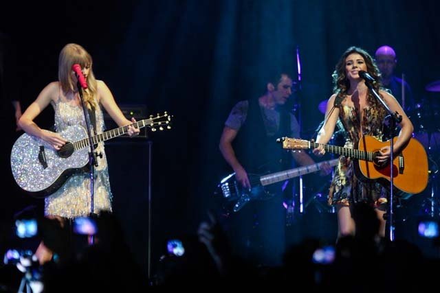 Taylor Swift — September 13 - Pocket Show — photo 120