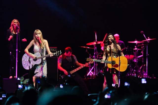 Taylor Swift — September 13 - Pocket Show — photo 122