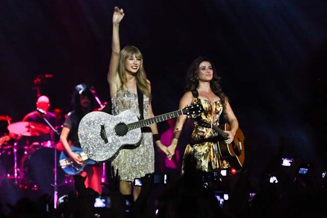 Taylor Swift — September 13 - Pocket Show — photo 130