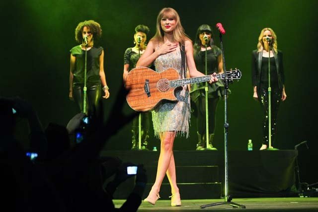 Taylor Swift — September 13 - Pocket Show — photo 133