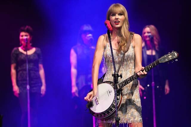 Taylor Swift — September 13 - Pocket Show — photo 135