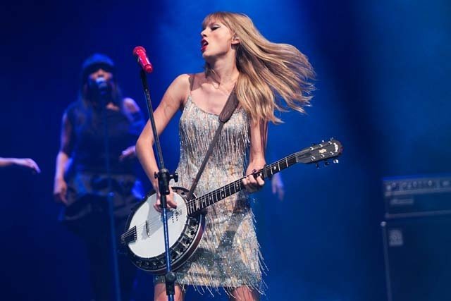 Taylor Swift — September 13 - Pocket Show — photo 141