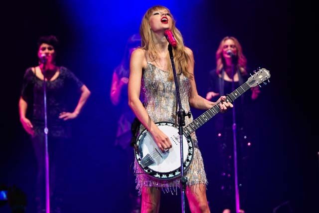 Taylor Swift — September 13 - Pocket Show — photo 147