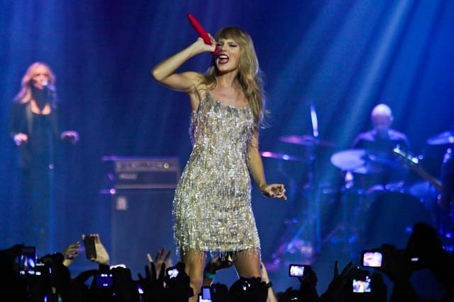 Taylor Swift — September 13 - Pocket Show — photo 151