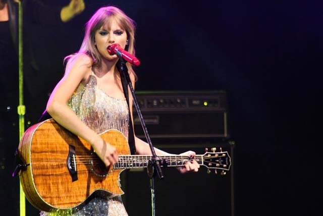 Taylor Swift — September 13 - Pocket Show — photo 153