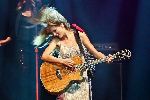 Taylor Swift — September 13 - Pocket Show — photo 155