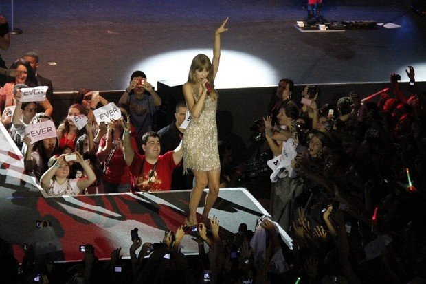 Taylor Swift — September 13 - Pocket Show — photo 158
