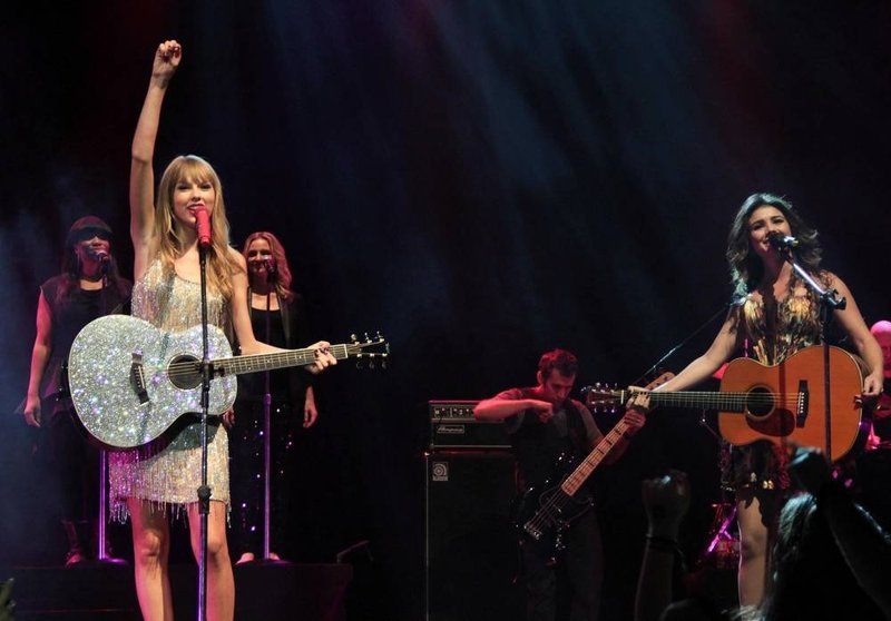 Taylor Swift — September 13 - Pocket Show — photo 171