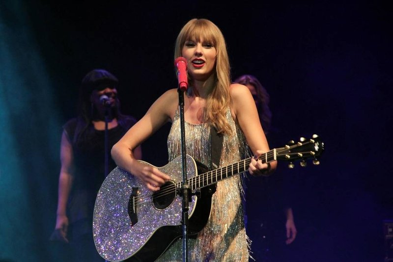 Taylor Swift — September 13 - Pocket Show — photo 174