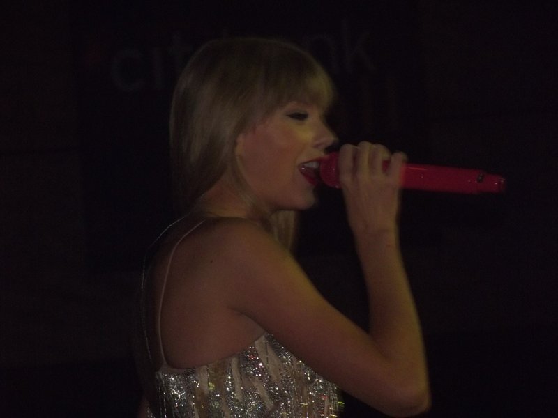 Taylor Swift — September 13 - Pocket Show — photo 197
