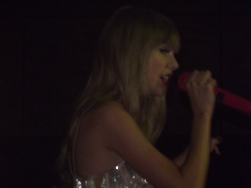 Taylor Swift — September 13 - Pocket Show — photo 204