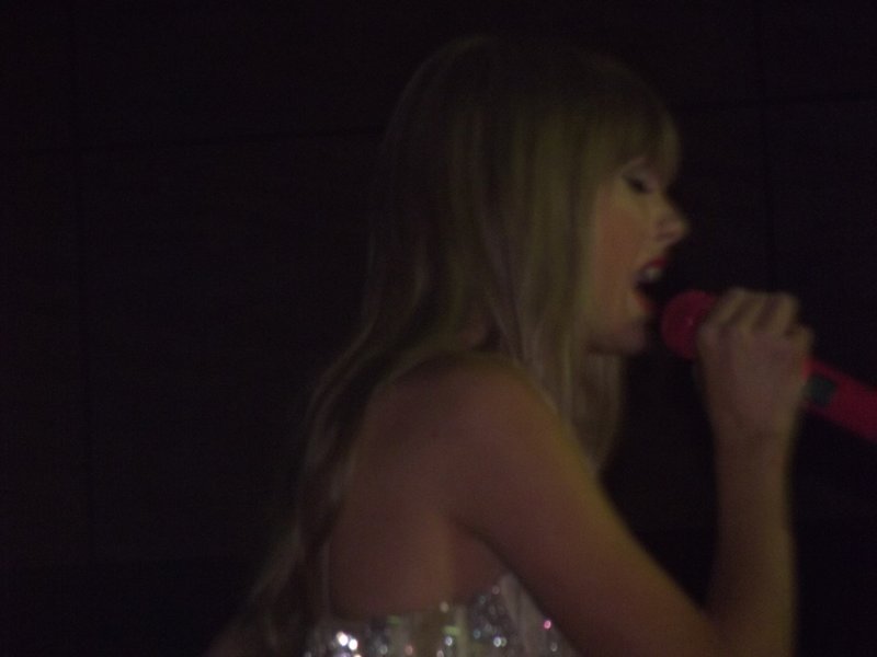Taylor Swift — September 13 - Pocket Show — photo 205