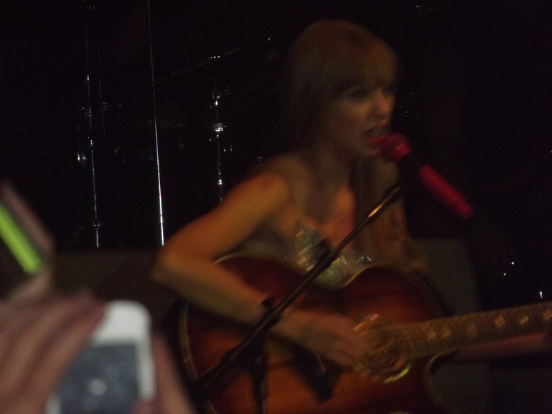 Taylor Swift — September 13 - Pocket Show — photo 209
