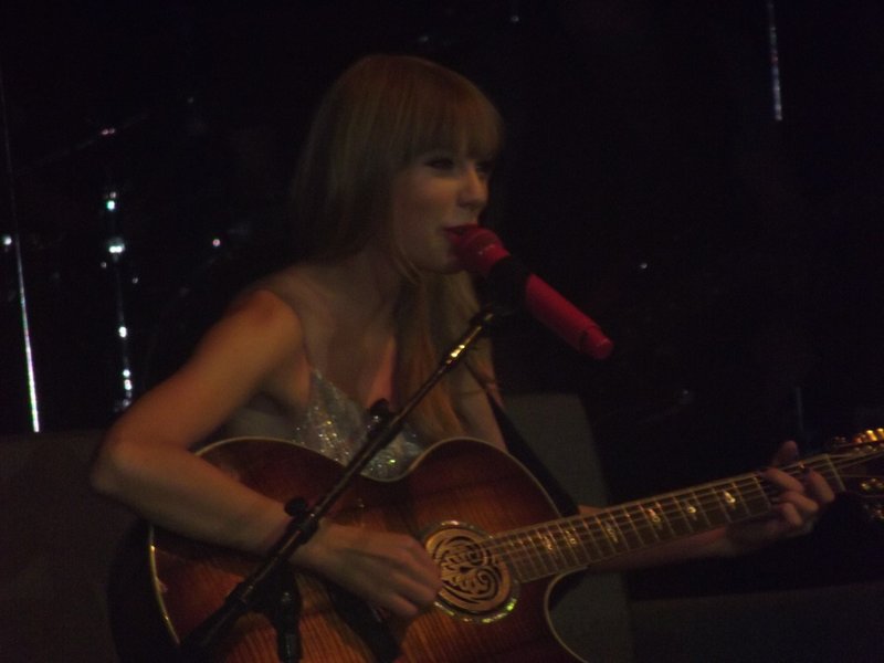 Taylor Swift — September 13 - Pocket Show — photo 212