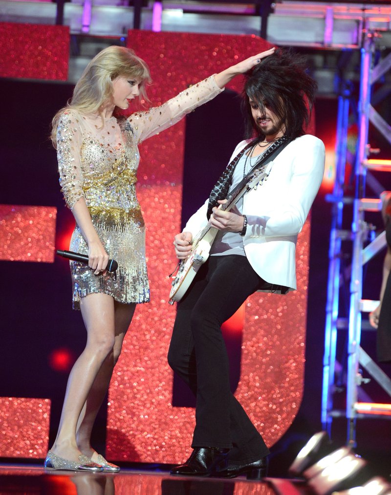 Taylor Swift — September 22 - iHeartRadio Music Festival — photo 49