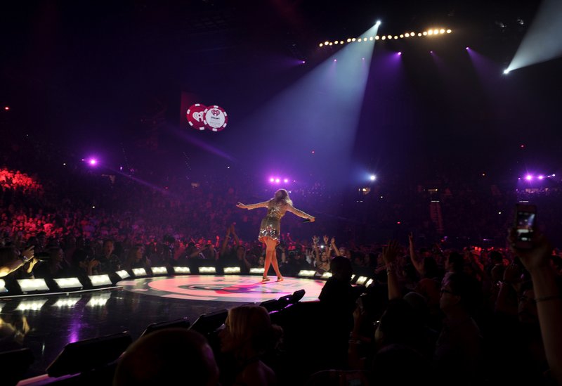 Taylor Swift — September 22 - iHeartRadio Music Festival — photo 55