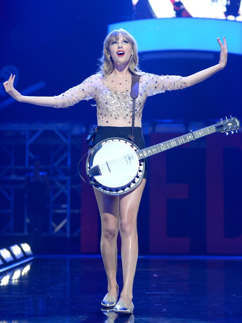 Taylor Swift — September 22 - iHeartRadio Music Festival — photo 61
