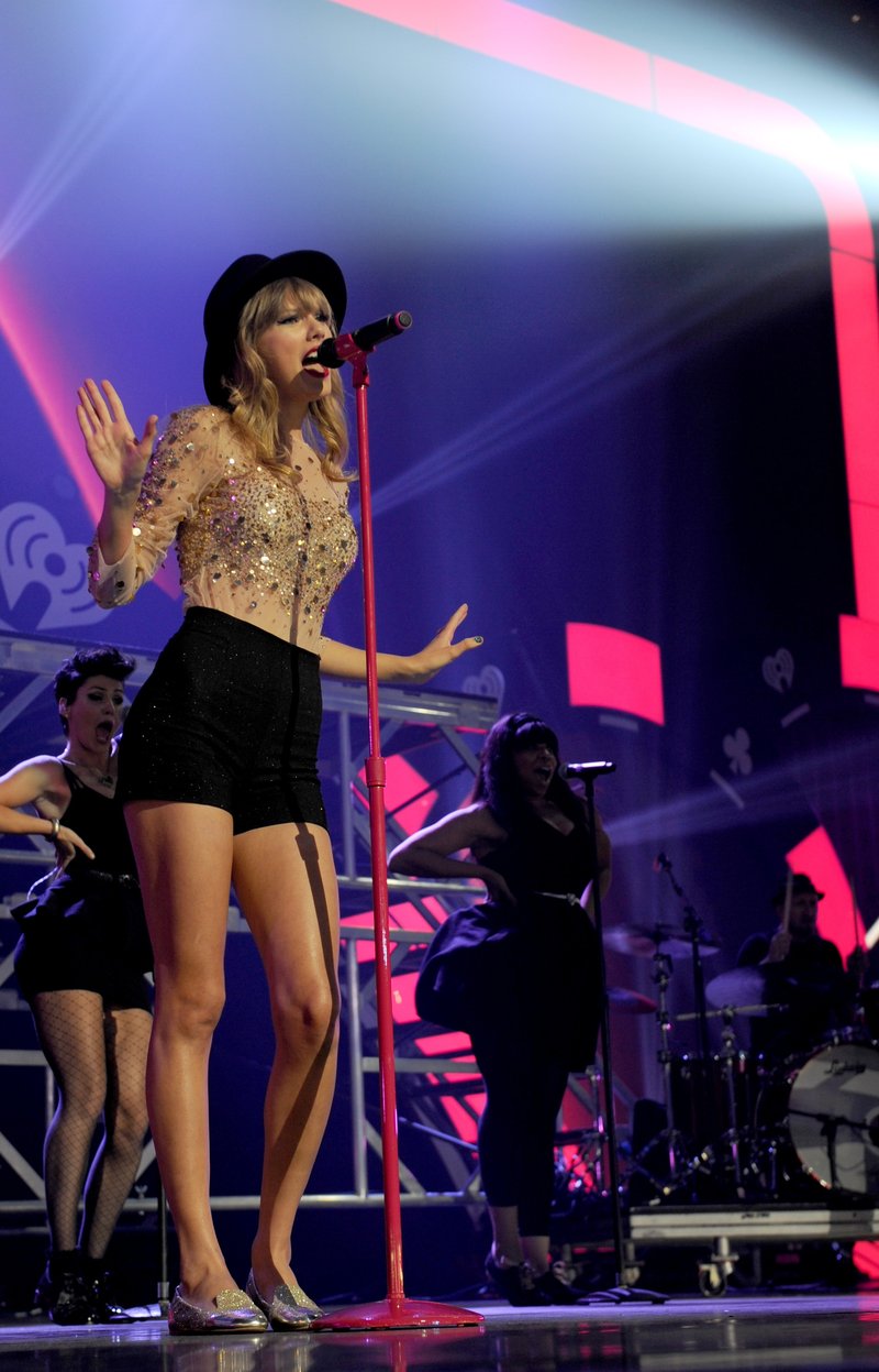 Taylor Swift — September 22 - iHeartRadio Music Festival — photo 65