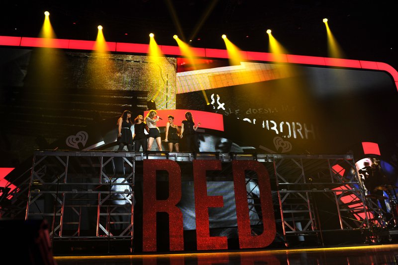 Taylor Swift — September 22 - iHeartRadio Music Festival — photo 68