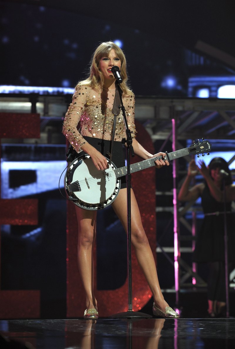 Taylor Swift — September 22 - iHeartRadio Music Festival — photo 84