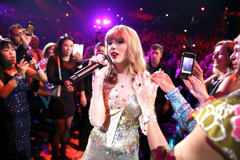 Taylor Swift — September 22 - iHeartRadio Music Festival — photo 130