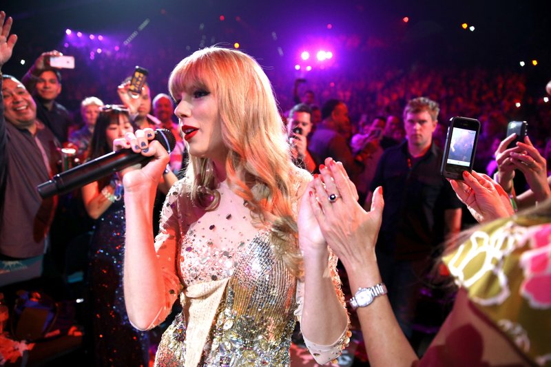 Taylor Swift — September 22 - iHeartRadio Music Festival — photo 131