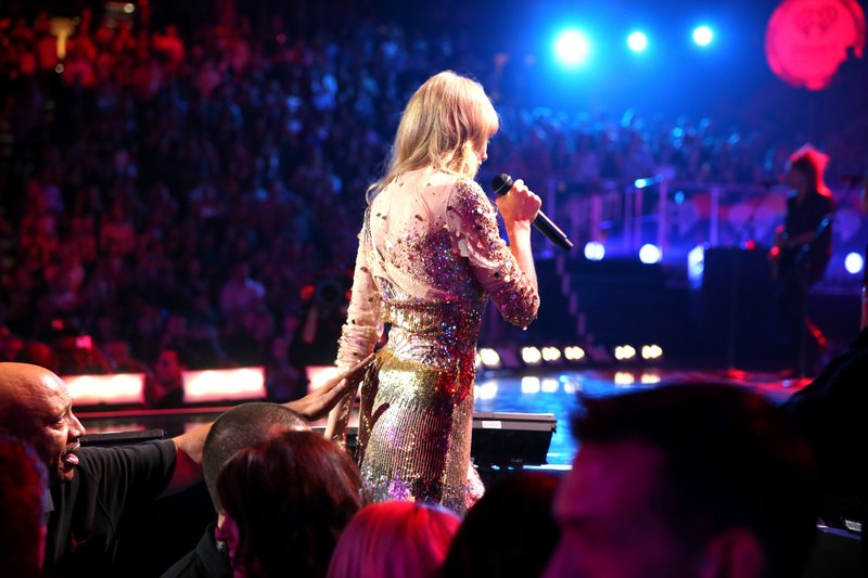 Taylor Swift — September 22 - iHeartRadio Music Festival — photo 132