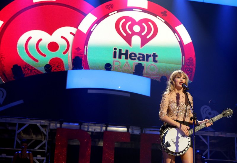 Taylor Swift — September 22 - iHeartRadio Music Festival — photo 139