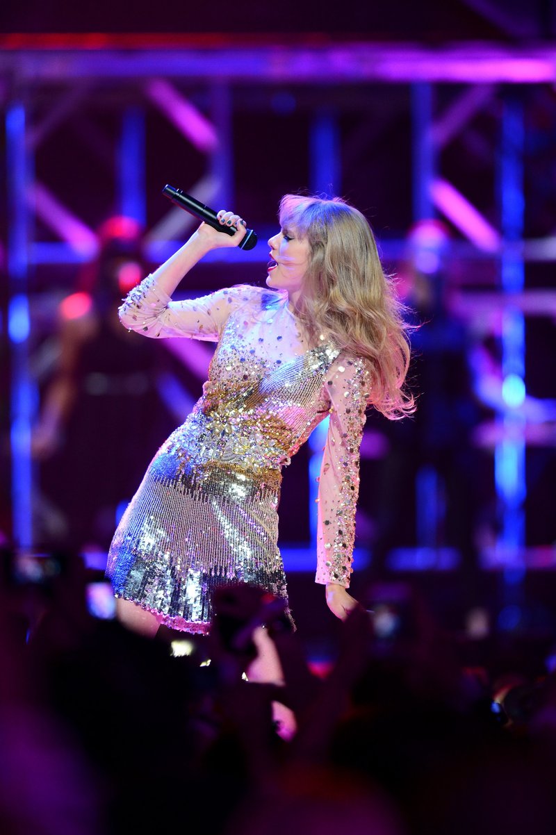 Taylor Swift — September 22 - iHeartRadio Music Festival — photo 158