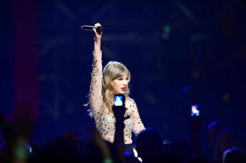 Taylor Swift — September 22 - iHeartRadio Music Festival — photo 170