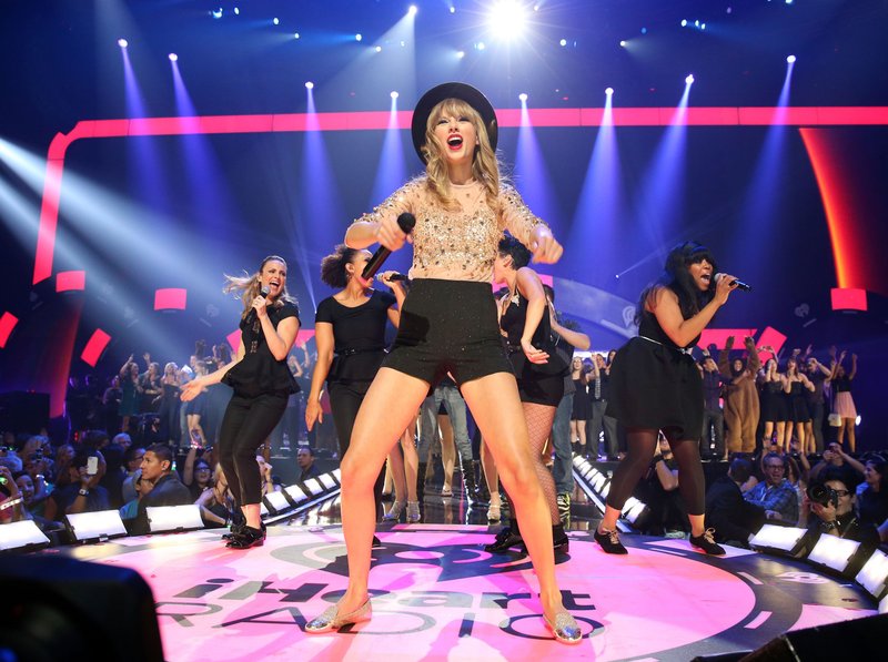 Taylor Swift — September 22 - iHeartRadio Music Festival — photo 195